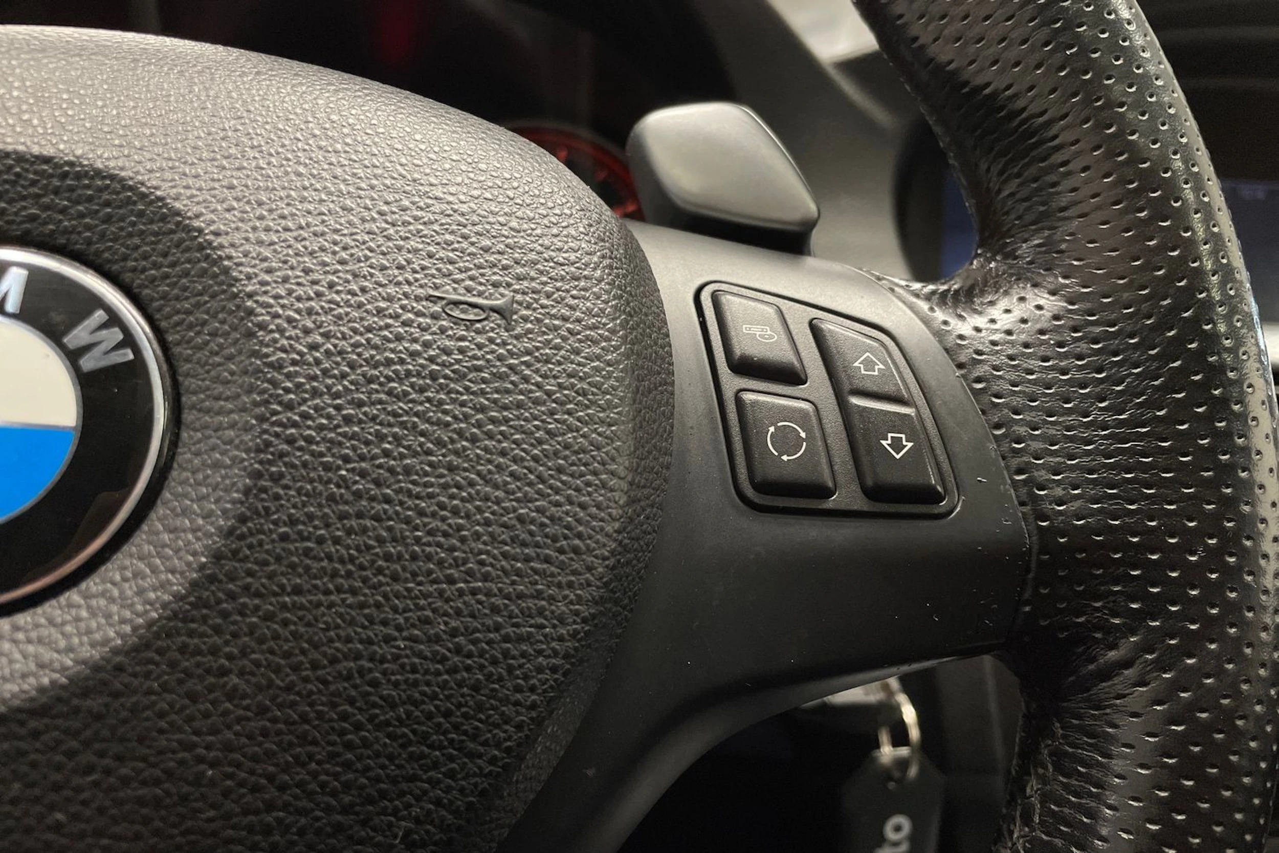 Sininen BMW 330 2010 kuva 20.