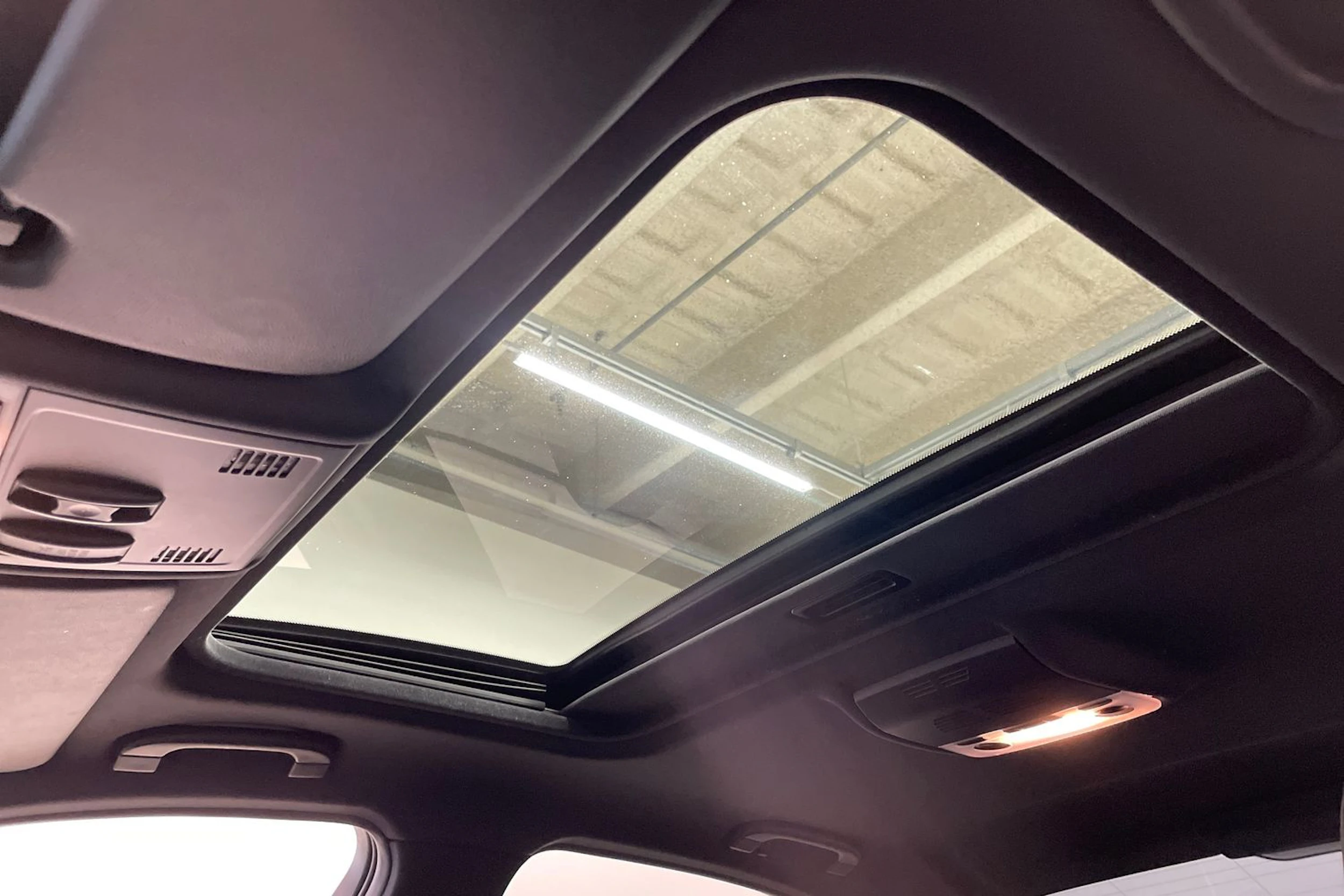 Sininen BMW 330 2010 kuva 23.