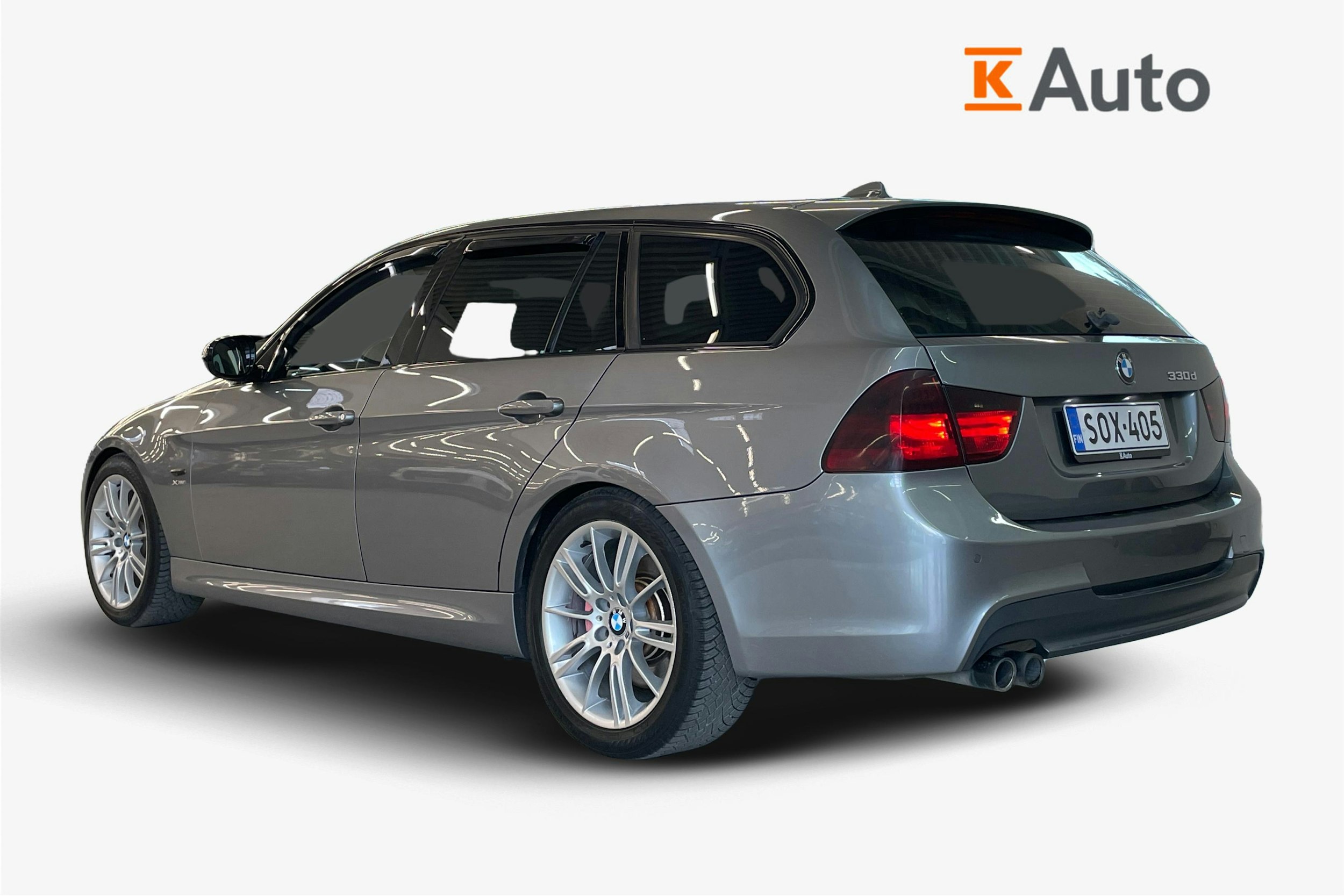 Harmaa BMW 330 2010 kuva 2.