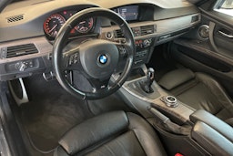 Harmaa BMW 330 2010 kuva 7.