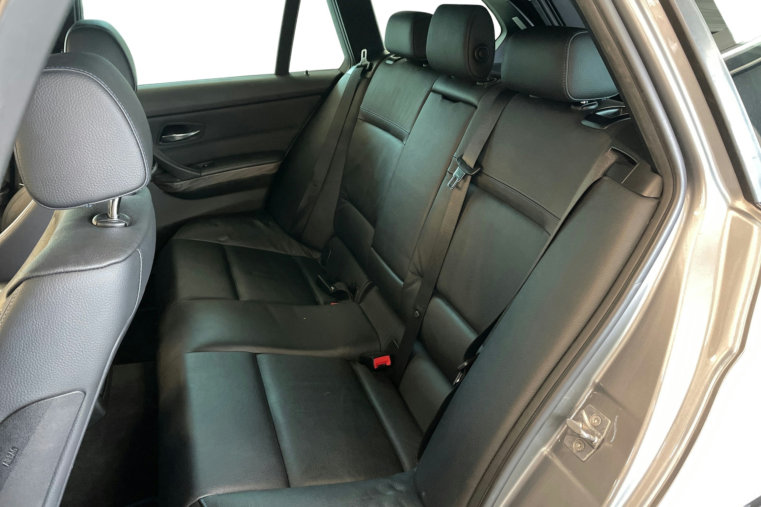 Harmaa BMW 330 2010 kuva 10.