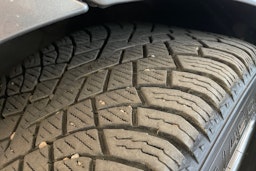 Harmaa BMW 330 2010 kuva 14.