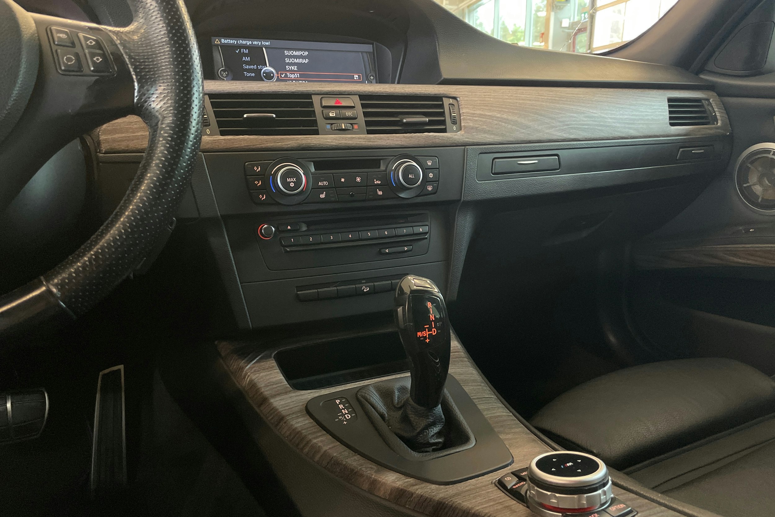 Harmaa BMW 330 2010 kuva 21.