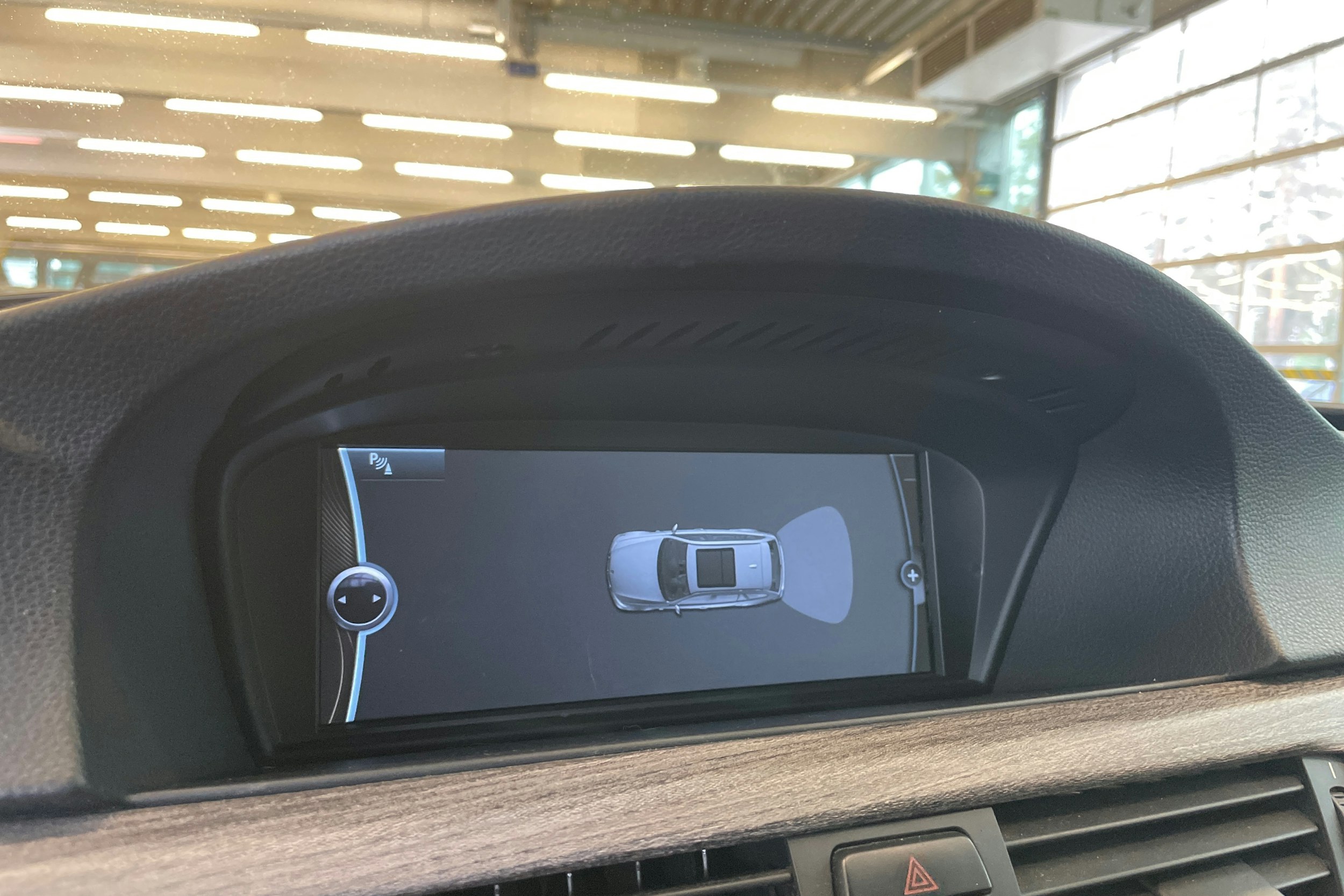 Harmaa BMW 330 2010 kuva 22.