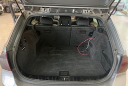 Harmaa BMW 330 2010 kuva 30.