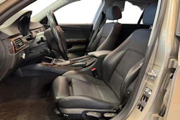 ruskea (beige) BMW 330 2011 kuva 3.