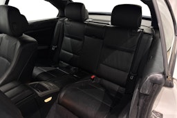 valkoinen BMW 330 2012 kuva 10.