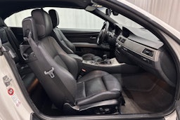 valkoinen BMW 330 2012 kuva 17.