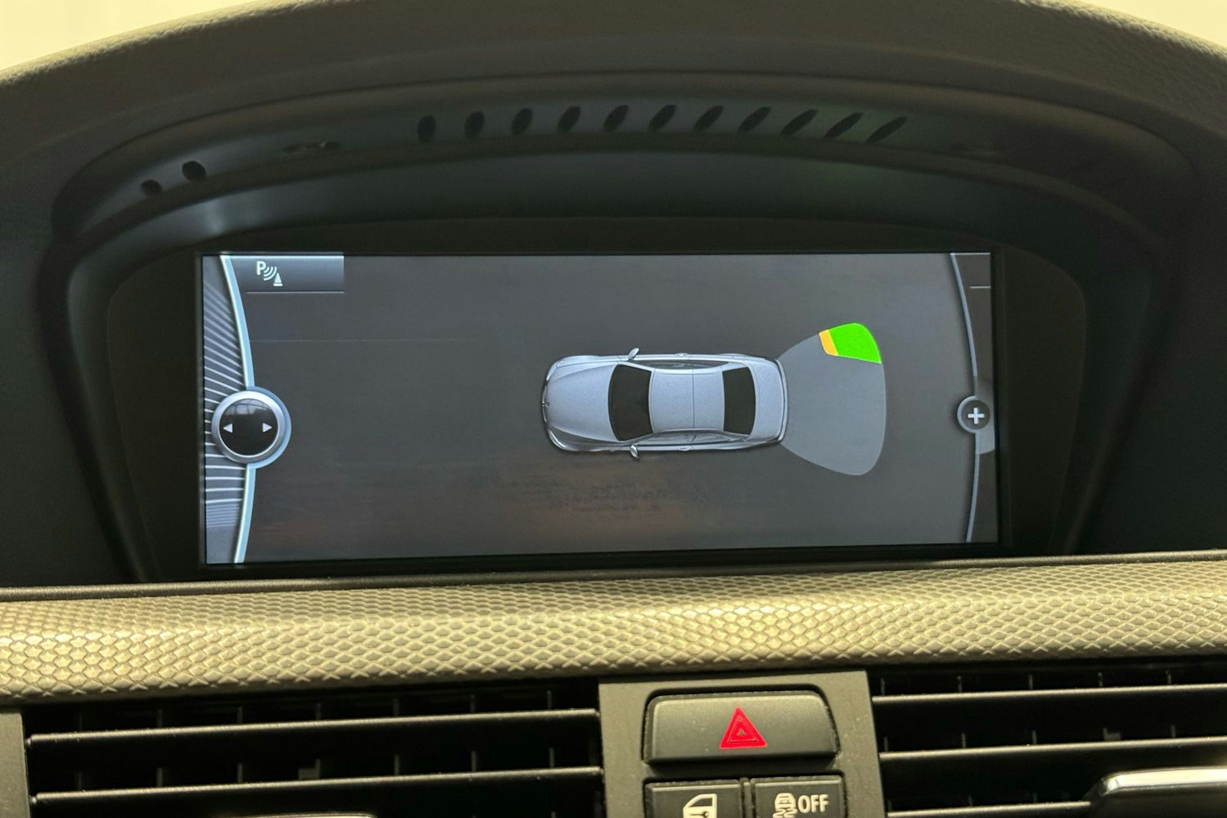 valkoinen BMW 330 2012 kuva 21.