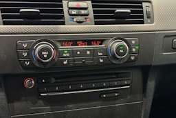 valkoinen BMW 330 2012 kuva 26.