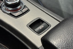 valkoinen BMW 330 2012 kuva 28.