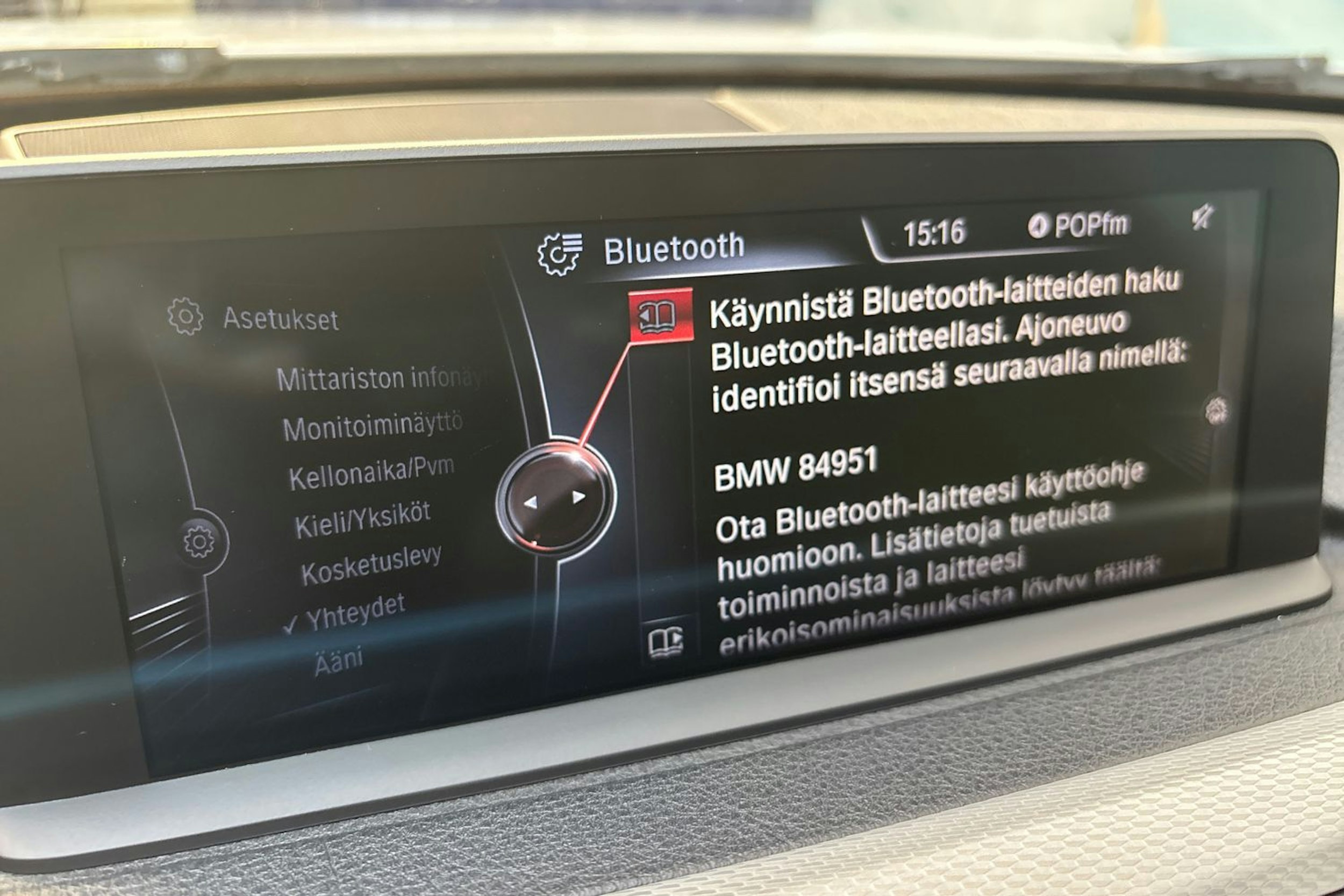 valkoinen BMW 330 2015 kuva 21.