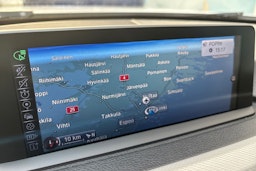valkoinen BMW 330 2015 kuva 22.