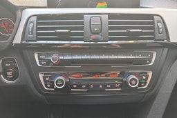 valkoinen BMW 330 2015 kuva 24.