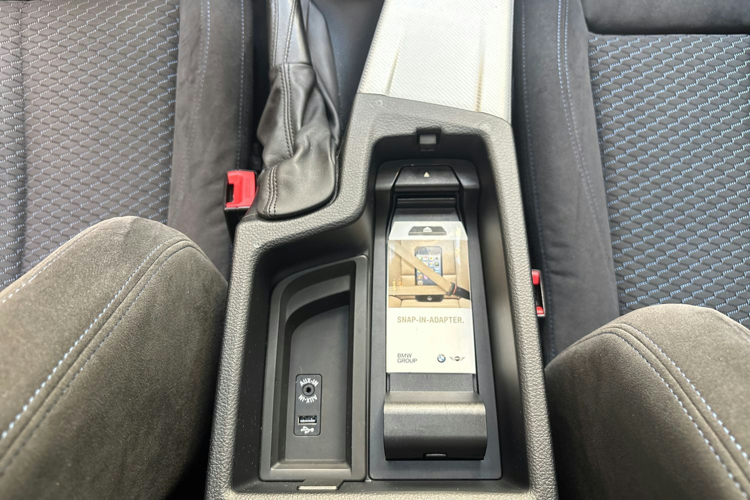 valkoinen BMW 330 2015 kuva 27.