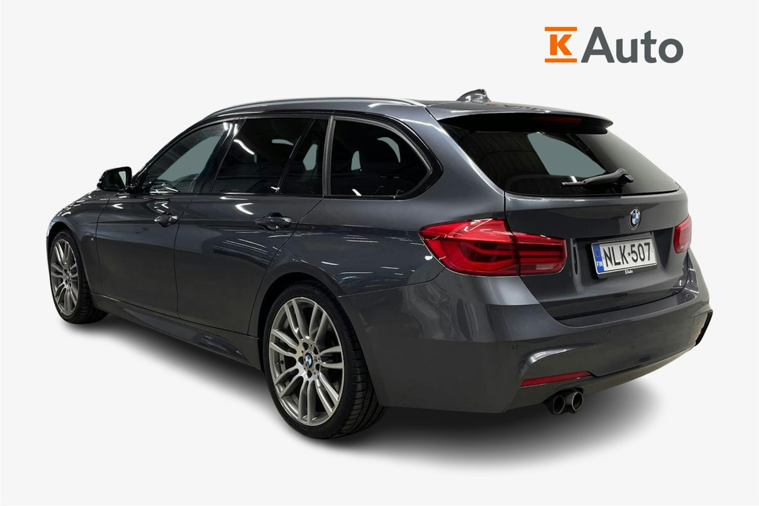 harmaa BMW 330 2015 kuva 2.
