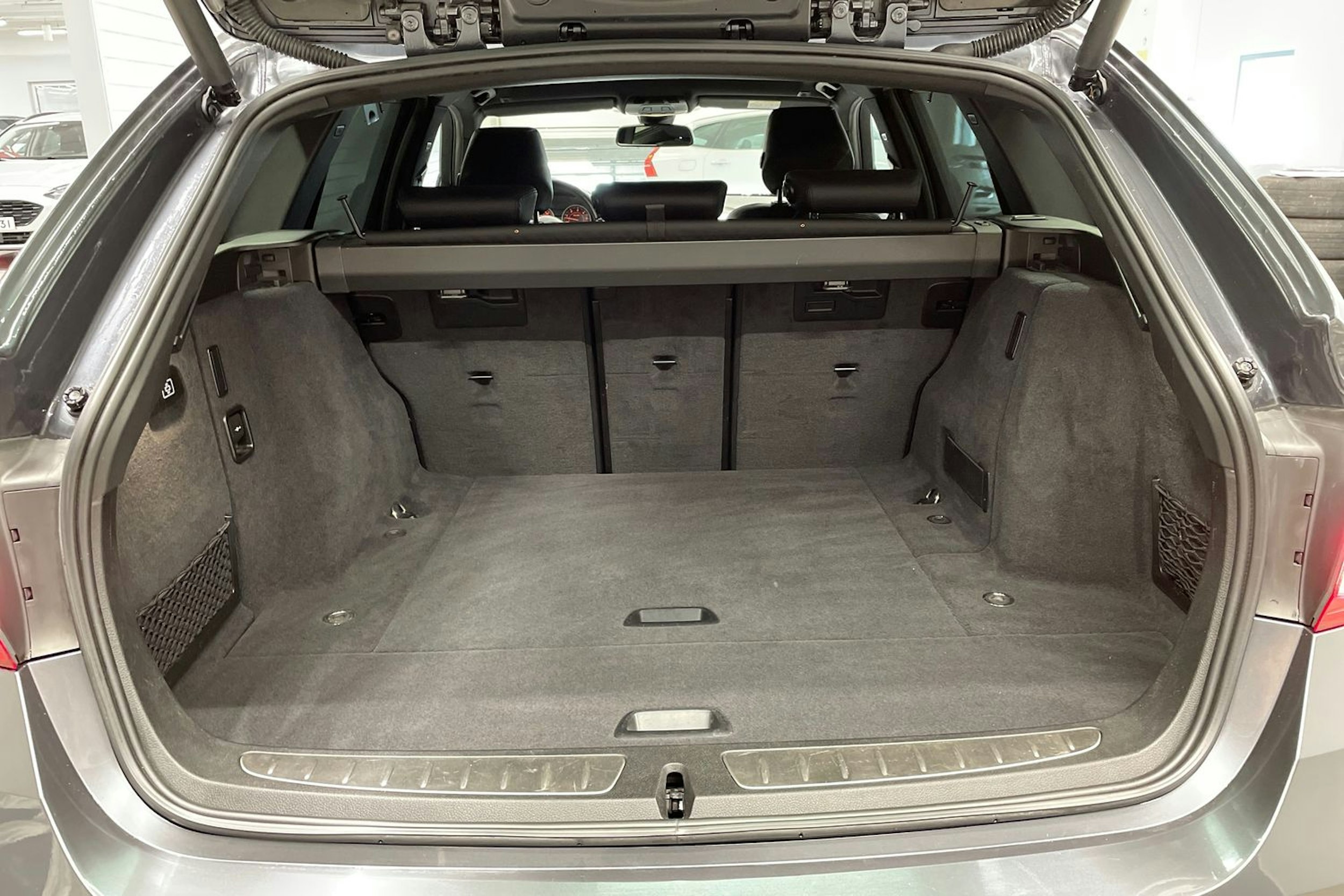 harmaa BMW 330 2015 kuva 15.