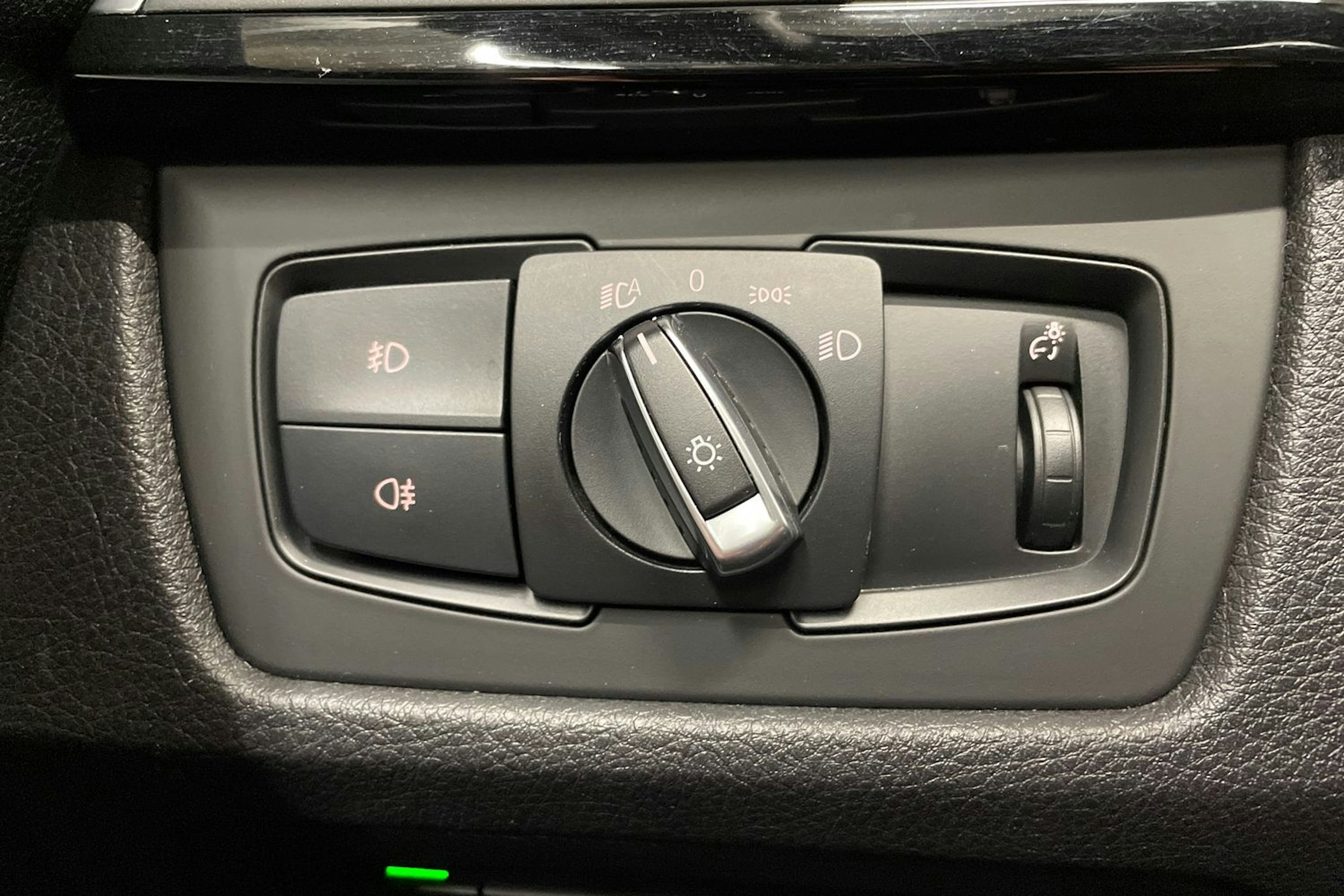 harmaa BMW 330 2015 kuva 24.
