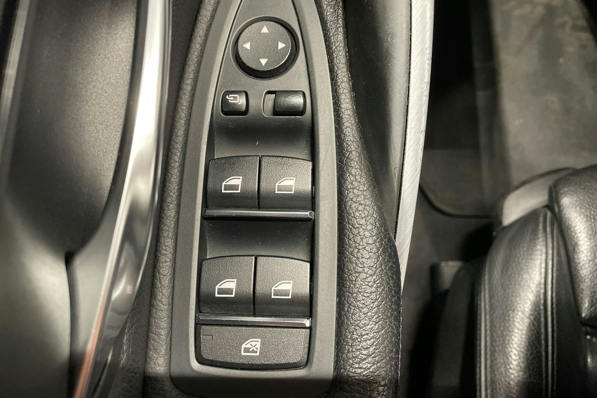 harmaa BMW 330 2015 kuva 25.