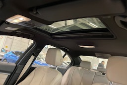 sininen BMW 330 2016 kuva 16.