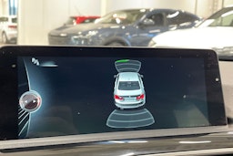 sininen BMW 330 2016 kuva 22.