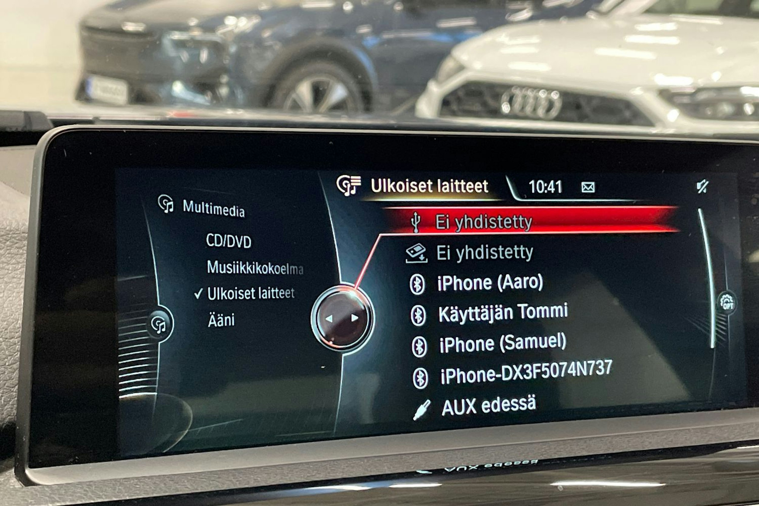 sininen BMW 330 2016 kuva 24.