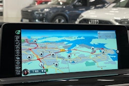 sininen BMW 330 2016 kuva 26.