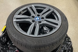 Musta BMW 330 2017 kuva 13.