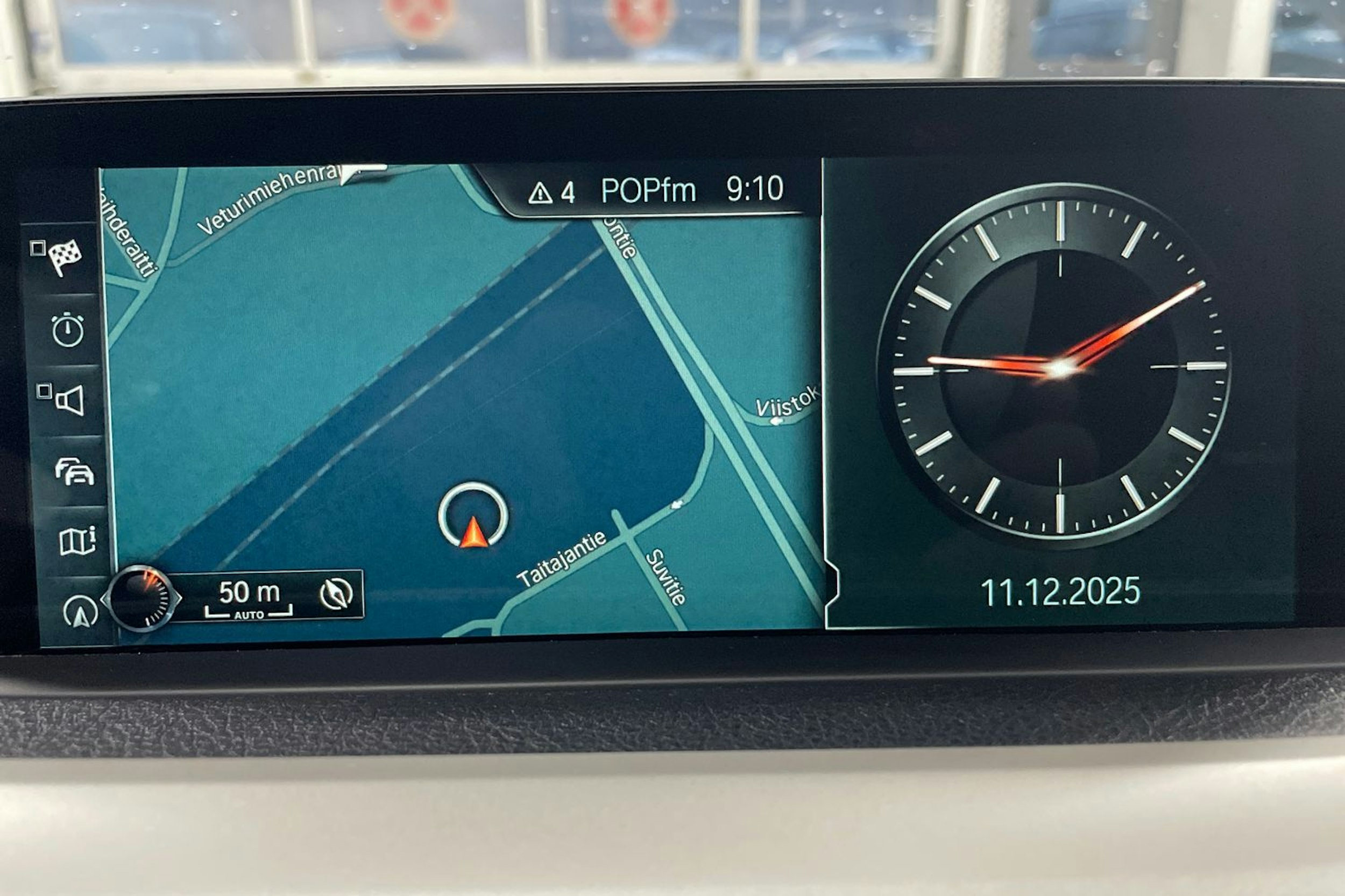 Musta BMW 330 2017 kuva 18.