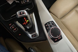 Musta BMW 330 2017 kuva 21.