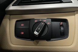 Musta BMW 330 2017 kuva 23.