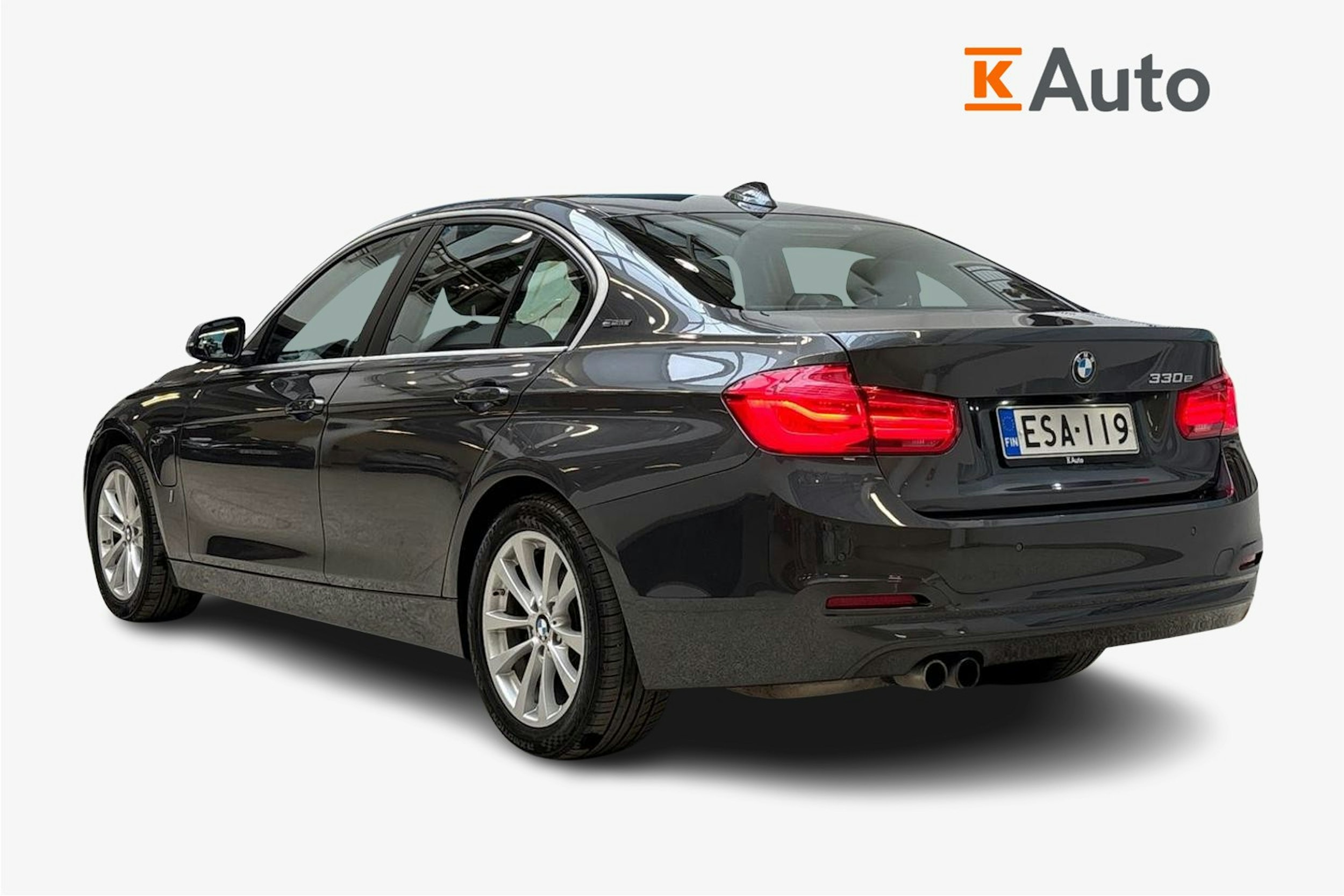 harmaa BMW 330 2017 kuva 2.