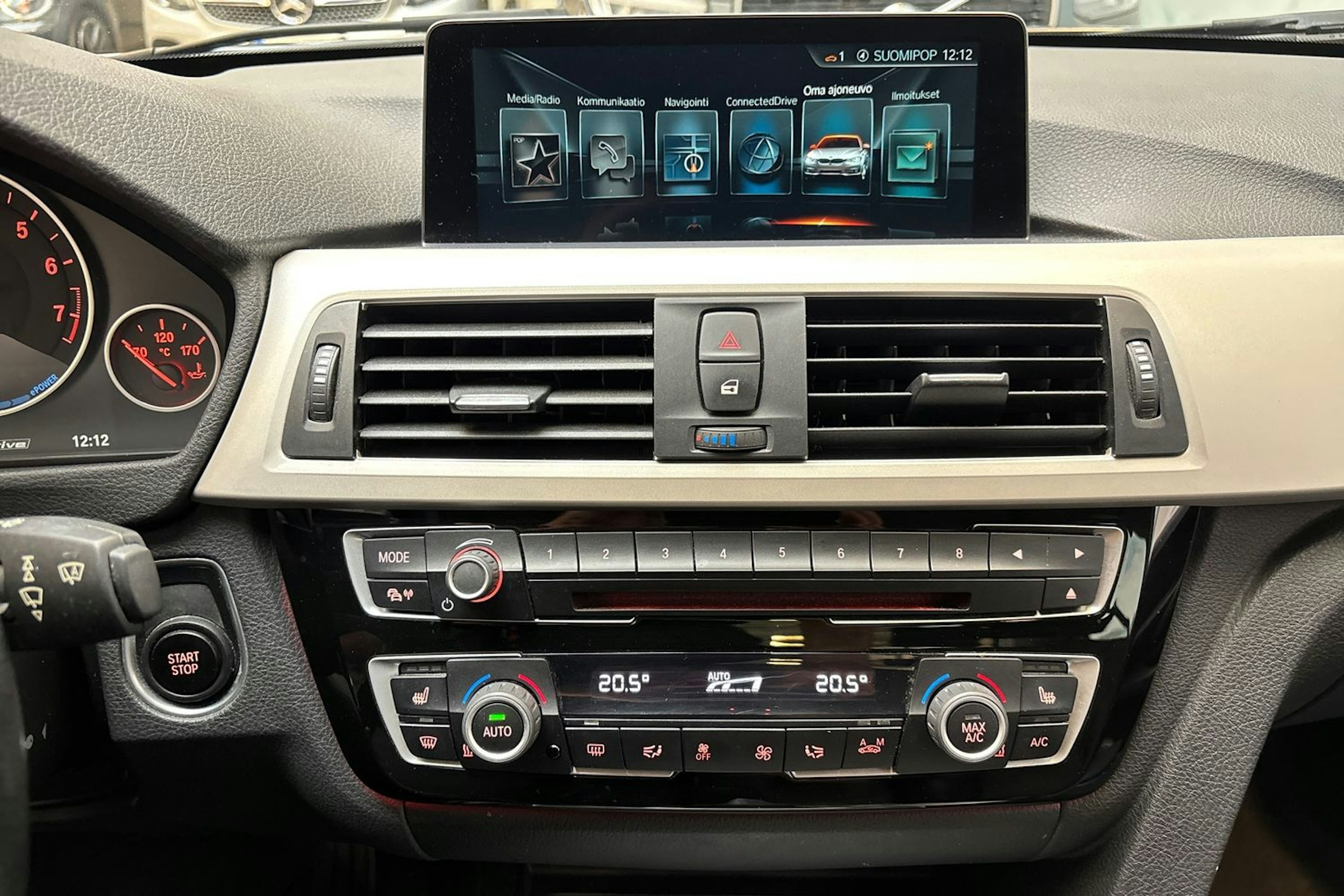 harmaa BMW 330 2017 kuva 18.