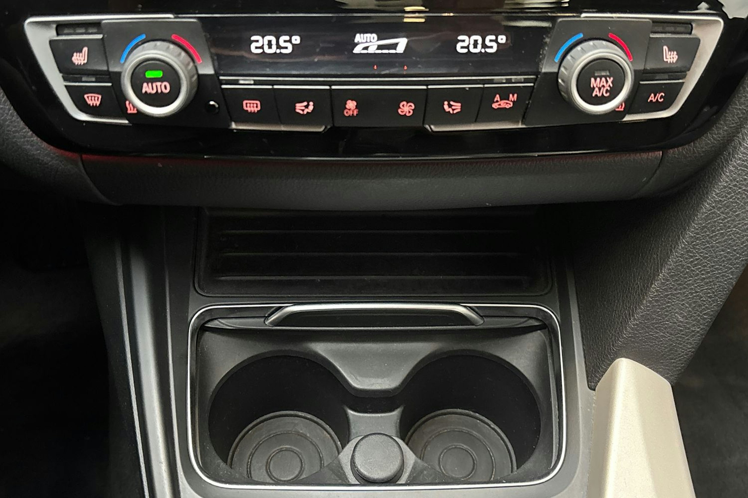 harmaa BMW 330 2017 kuva 25.