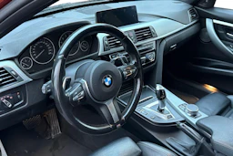 oranssi BMW 330 2017 kuva 3.