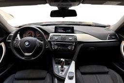 harmaa BMW 330 2017 kuva 9.