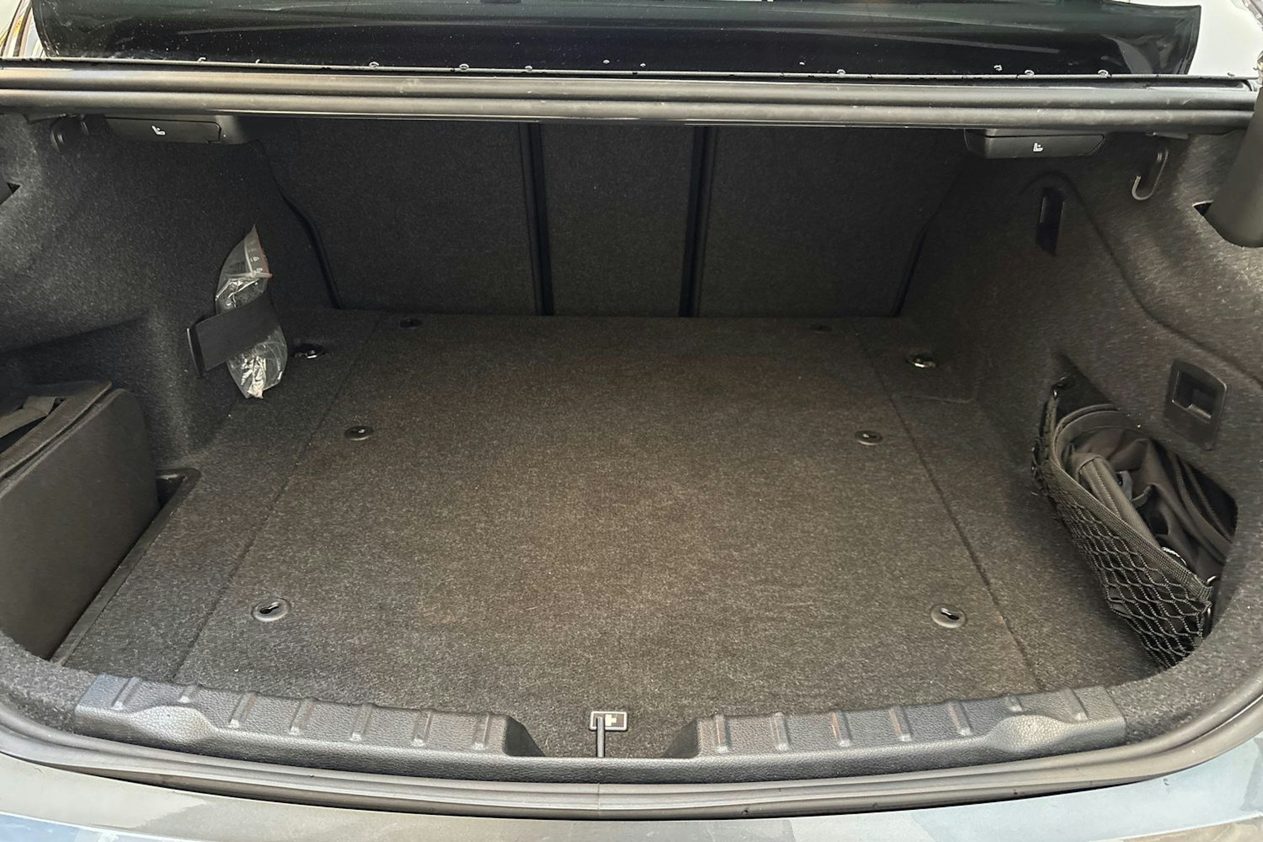 harmaa BMW 330 2017 kuva 14.