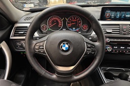 harmaa BMW 330 2017 kuva 16.