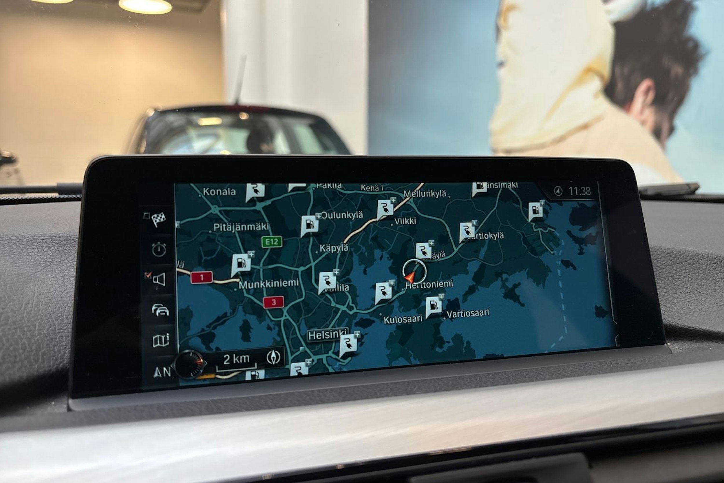 harmaa BMW 330 2017 kuva 19.