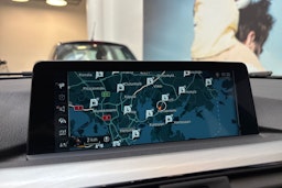 harmaa BMW 330 2017 kuva 19.