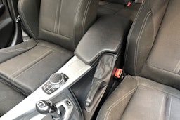 harmaa BMW 330 2017 kuva 21.