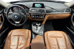 sininen BMW 330 2017 kuva 7.