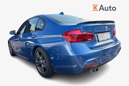 sininen BMW 330 2017 kuva 2.