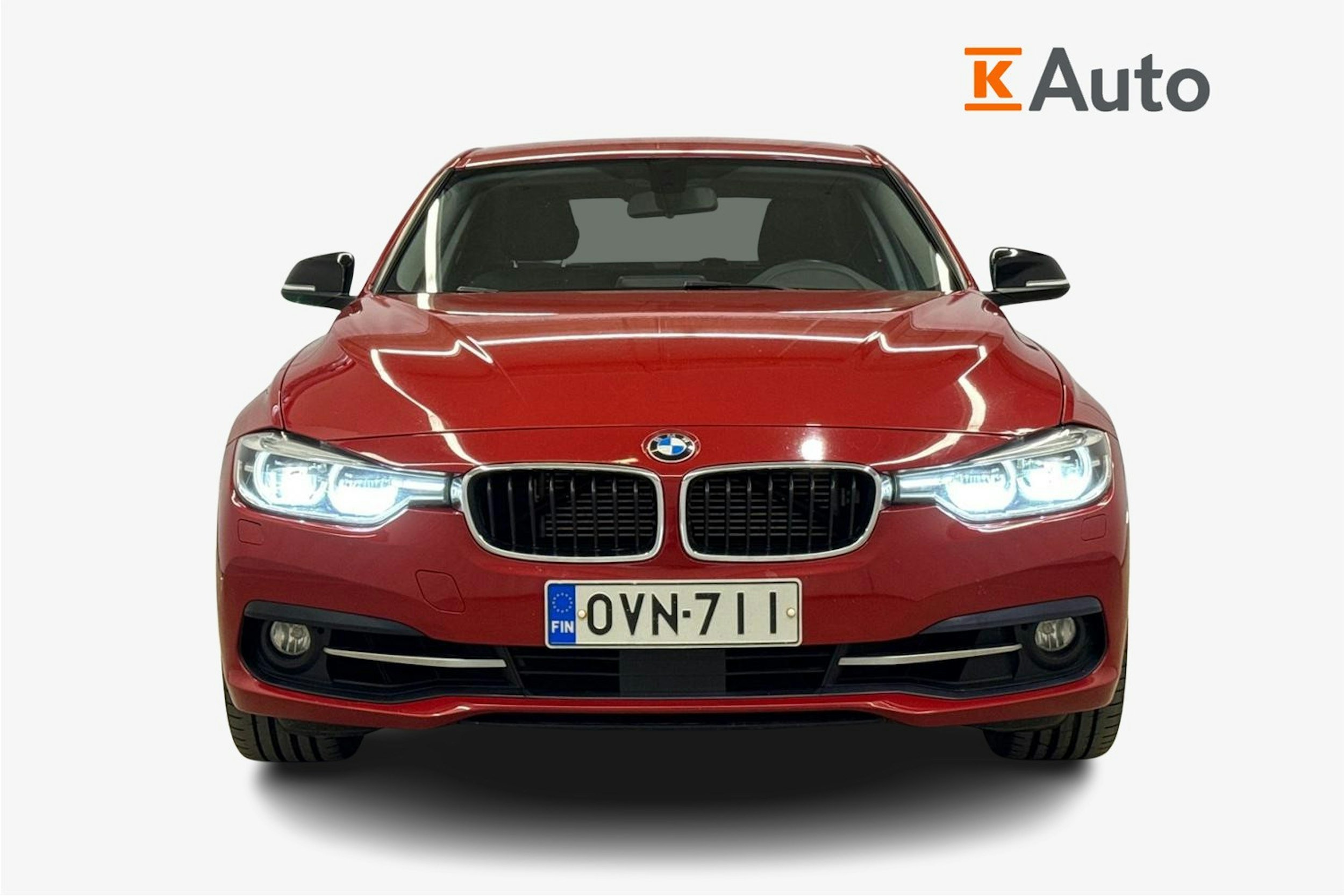 punainen BMW 330 2017 kuva 5.