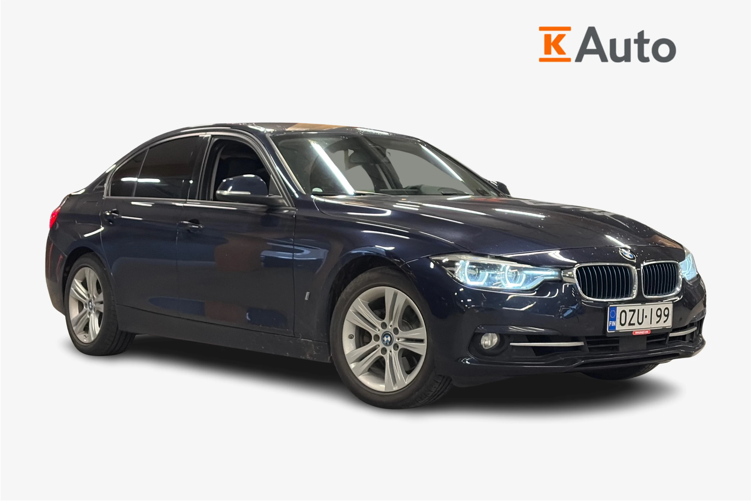 sininen BMW 330 2017 kuva 1.