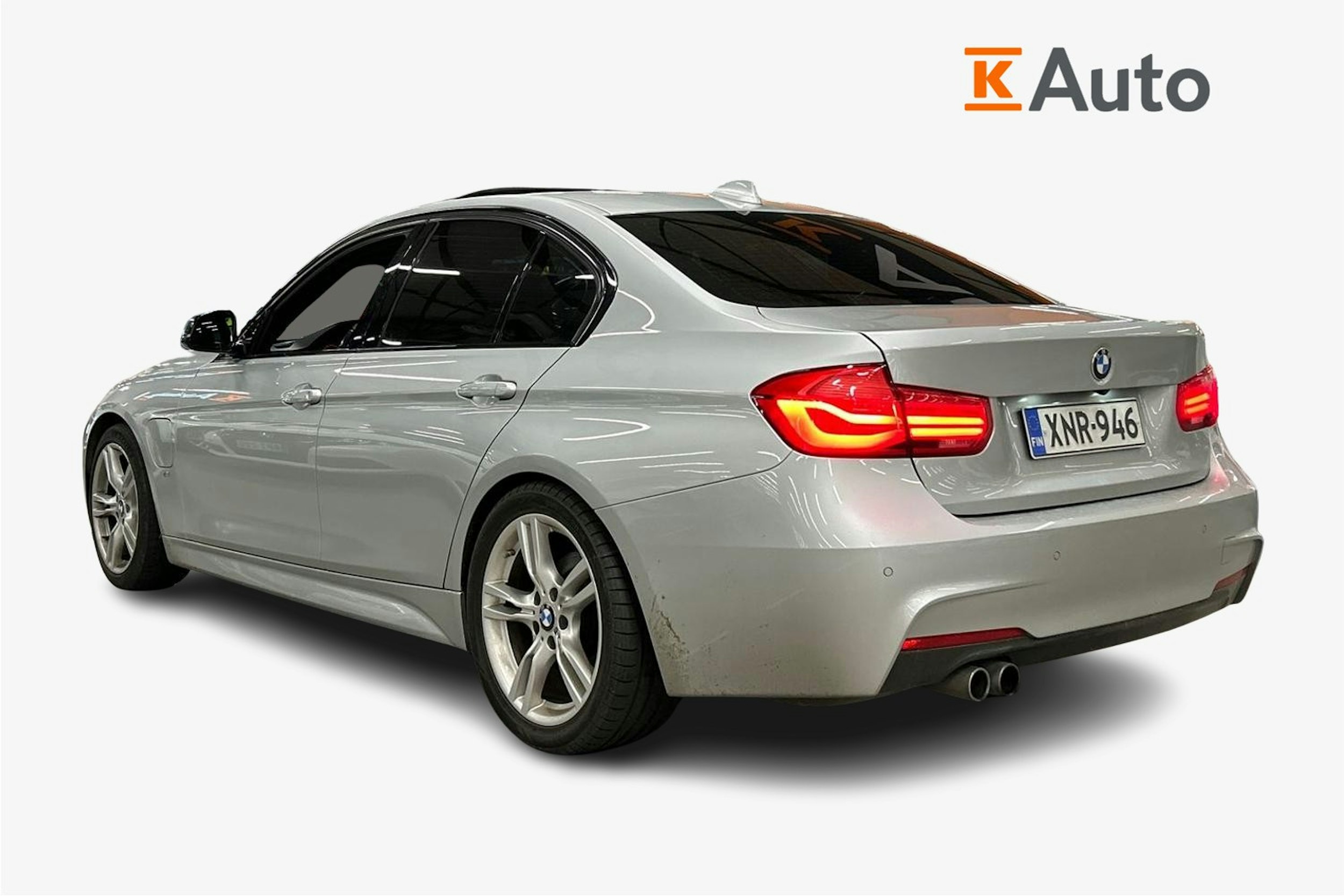 hopea BMW 330 2017 kuva 2.