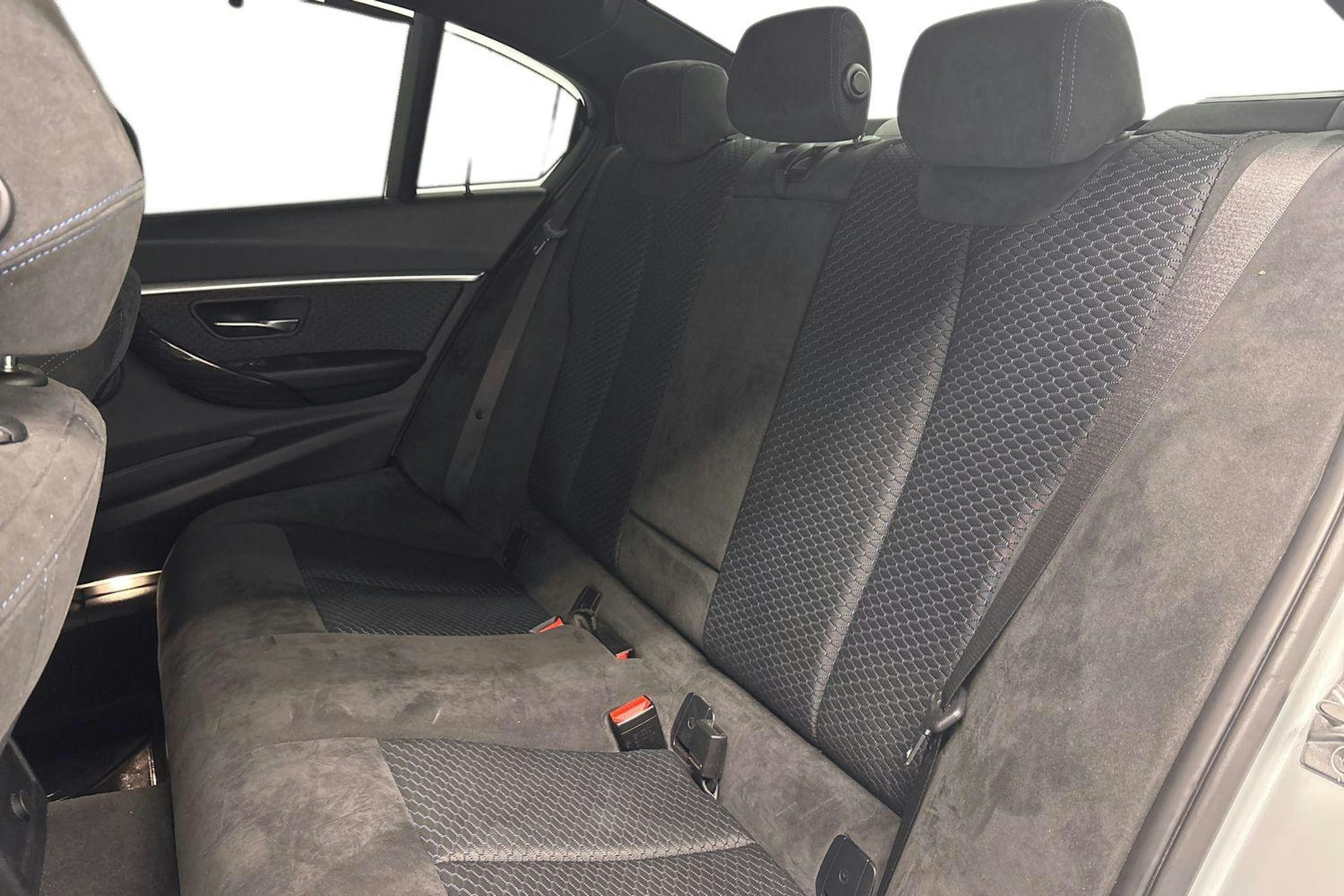 hopea BMW 330 2017 kuva 10.