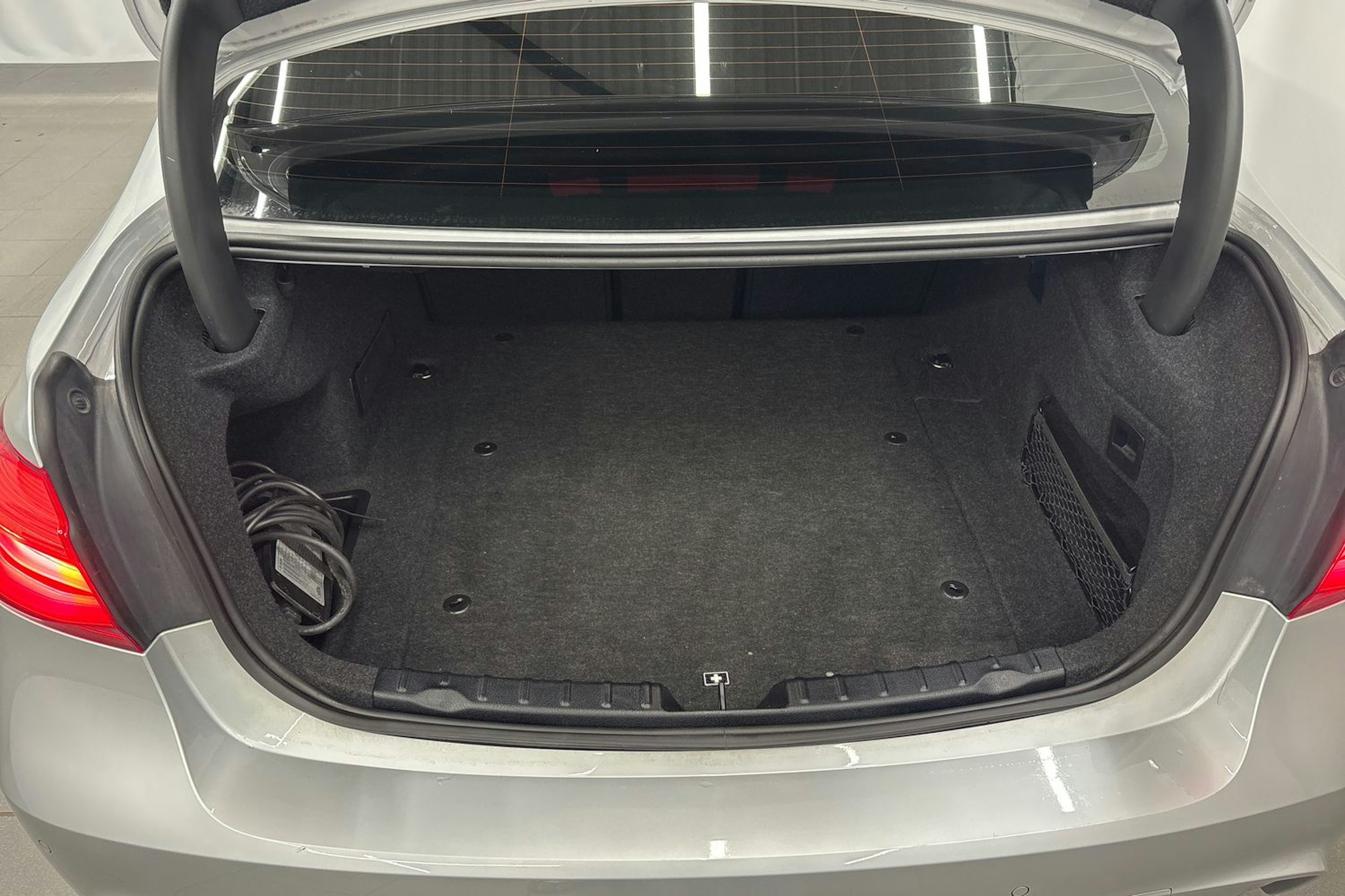 hopea BMW 330 2017 kuva 16.