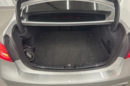 hopea BMW 330 2017 kuva 16.