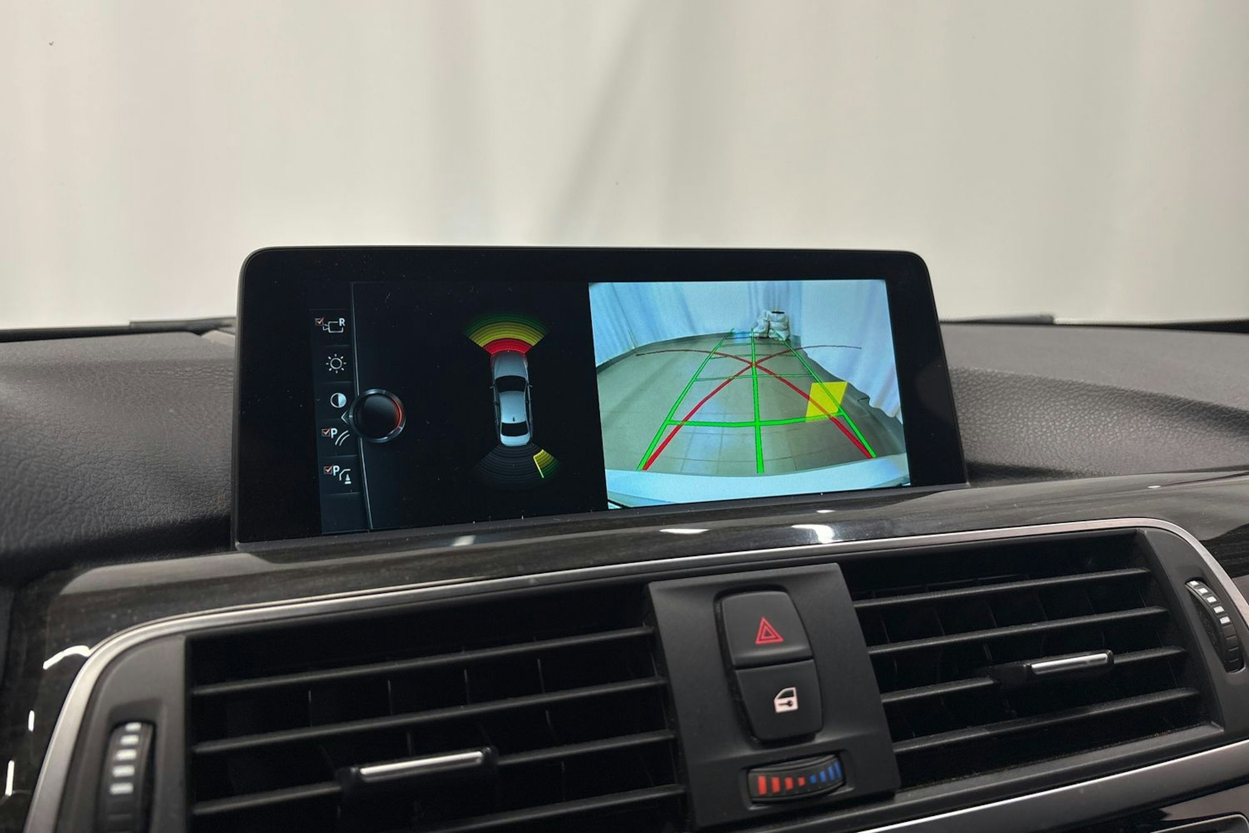 hopea BMW 330 2017 kuva 21.